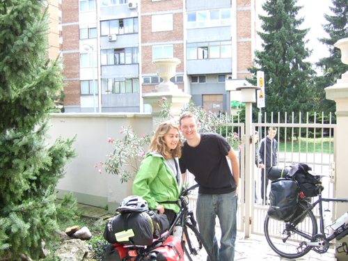Das miese Gewitter ist vergessen, gemütlich war's im Hotelbett! Nette Leut allerorten in Varadzin.
